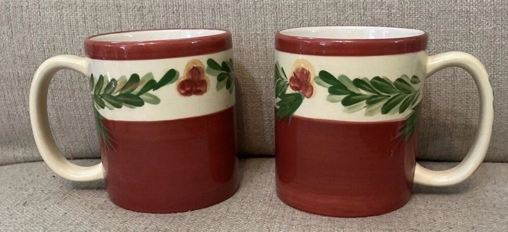 Gail Pittman / Southern Living "Christmas Memories" Set of 2 Mugs ~ Mint Cond.